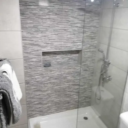 1-Bed Apartment With All The Comforts Of Home Apartament